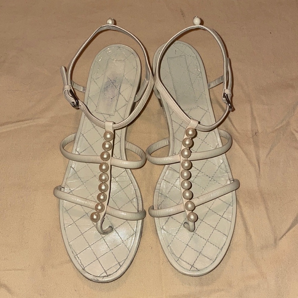 Chanel pearl flats size 40